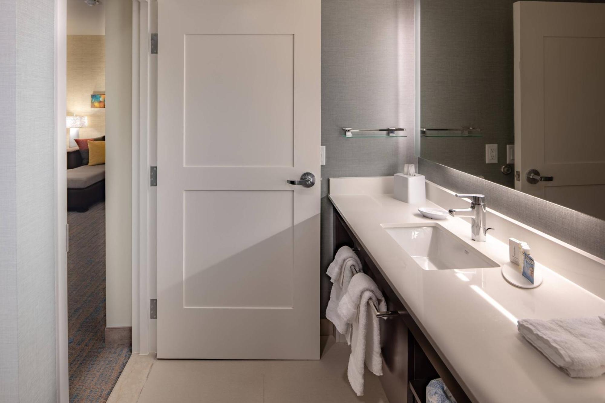 By Marriott At The Canyon Hotel 3*